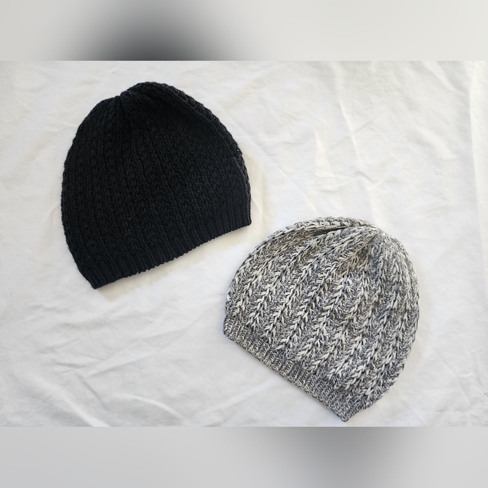 Cotton On Marled Gray and White Knit Beanie (one size)